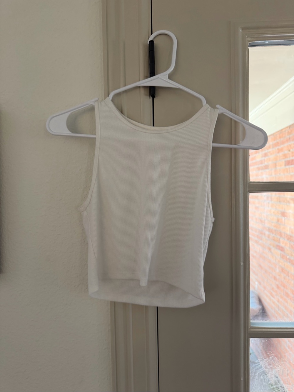 American Eagle Outfitters White Ribbed Cropped Tank